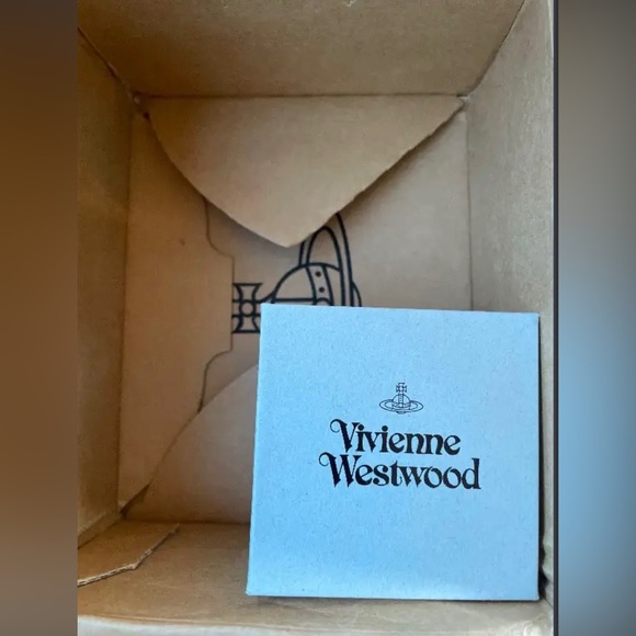 New Vivienne Westwood Vendone ring, size 6 3/4 - Picture 4 of 4